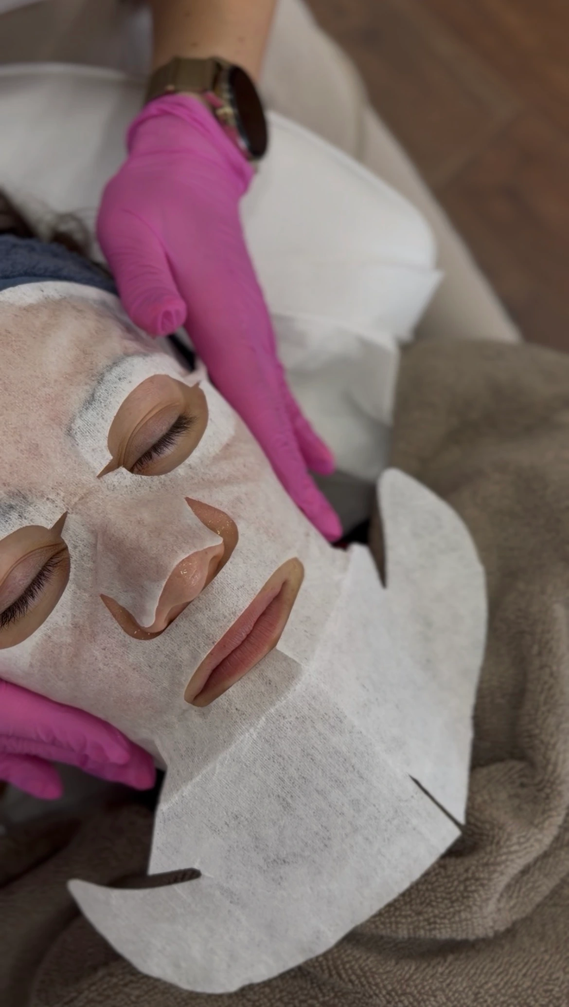 Диамантена инфузия с CO₂ за лице и шия в Bella Derma – Варна
